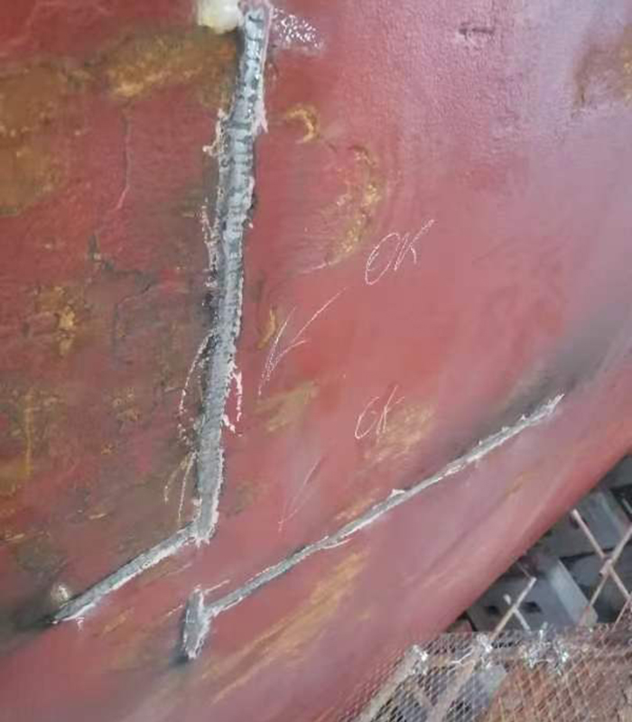 外板焊缝碳爆打磨2.jpg